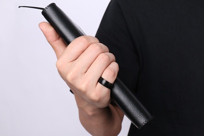 BLACK TITANIUM