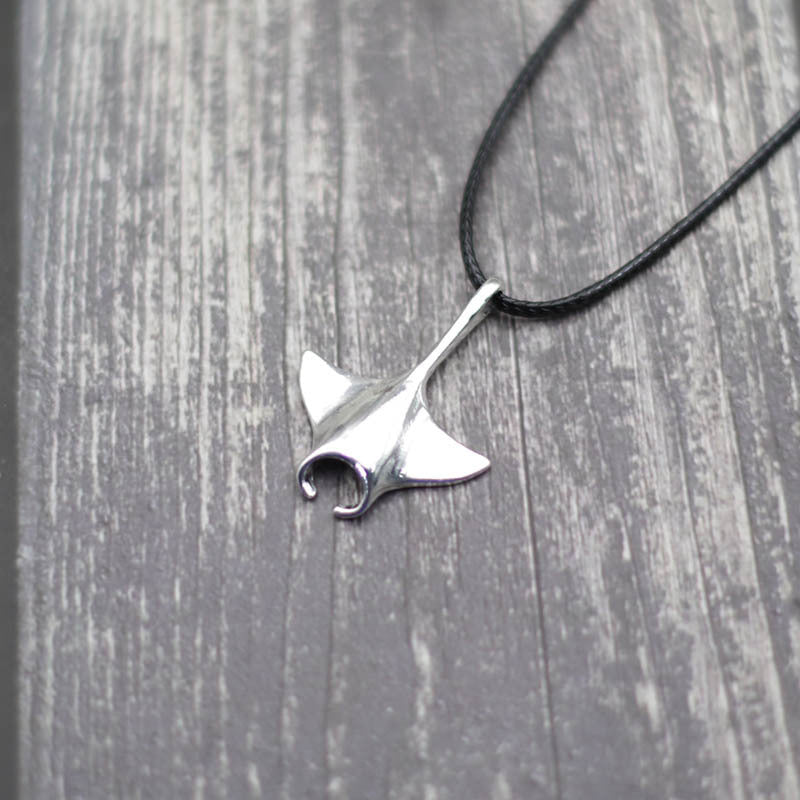 MANTA SILVER NECK