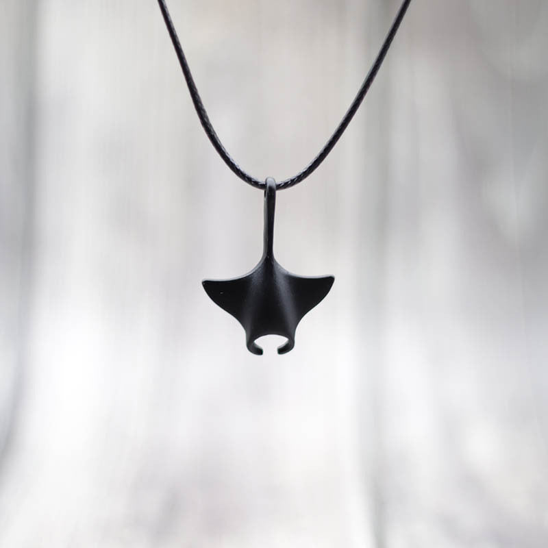 MANTA BLACK NECK