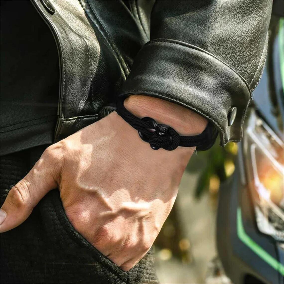 BLACK SHACKLE